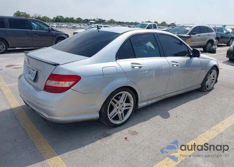 2009 Mercedes-Benz C 300 Luxury/Sport z USA, uszkodzony, nr VIN WDDGF54X99F205253